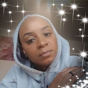 Meet your Posher, Armisha